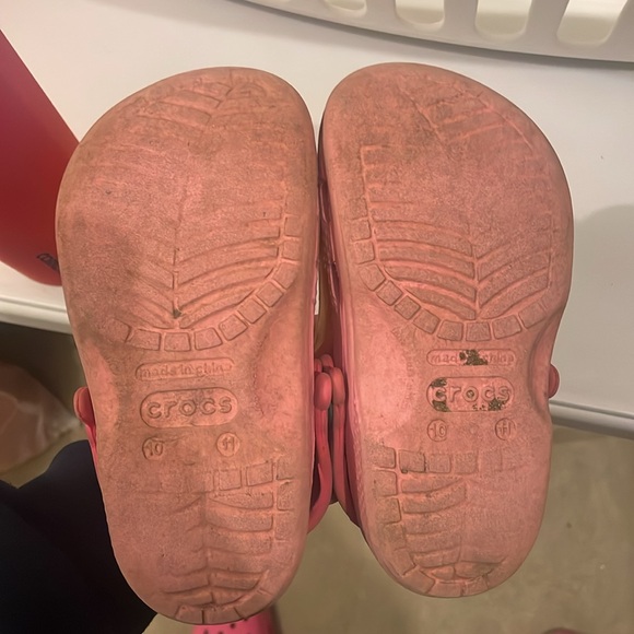 Minnie Crocs - Picture 2 of 3